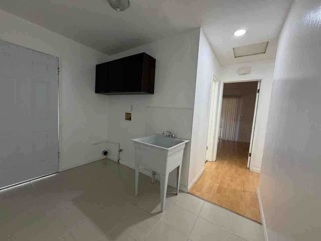 1212 Maplegrove St - Photo 3 of 18