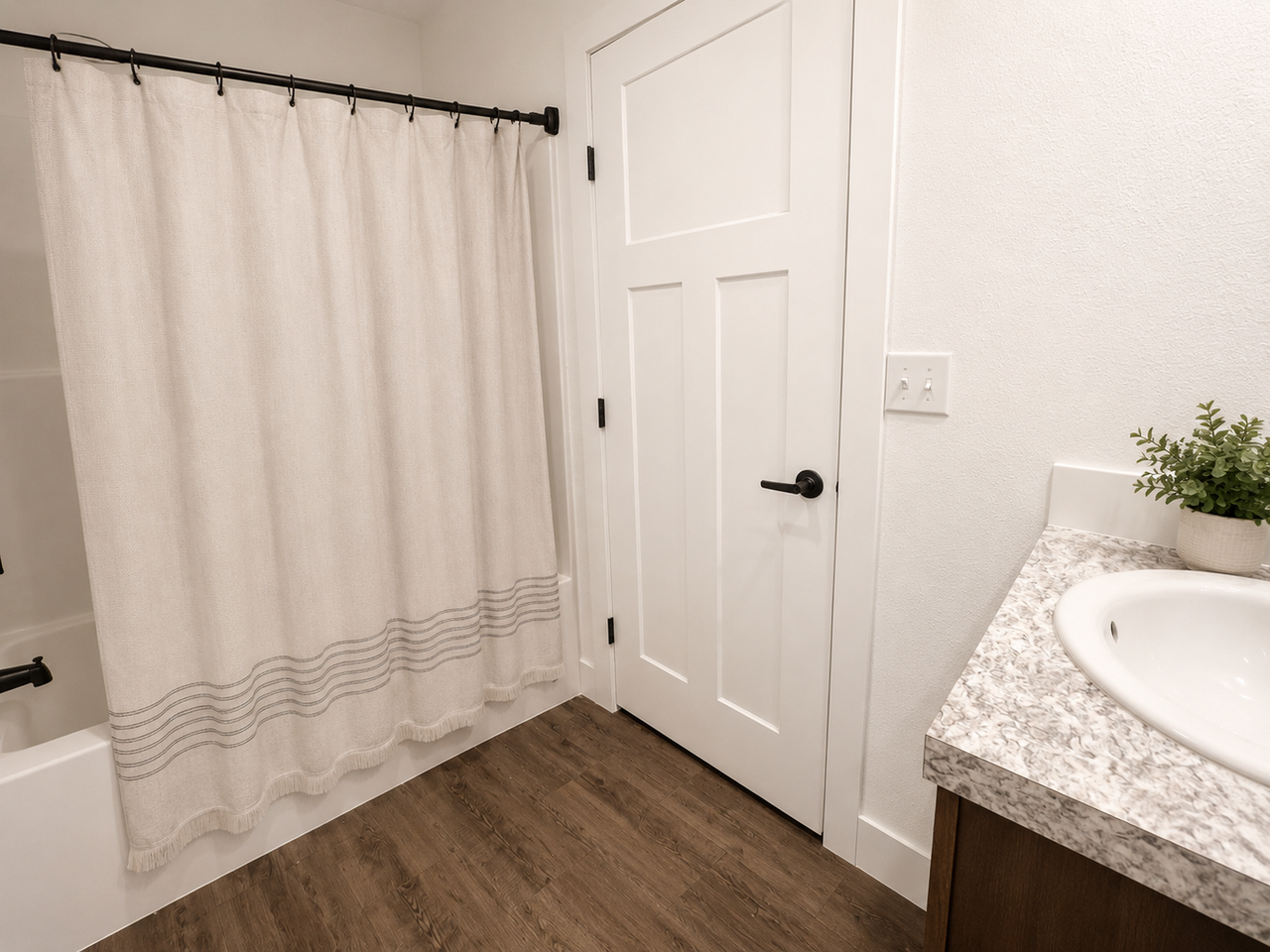 2505 Busch Ave - Photo 7 of 10