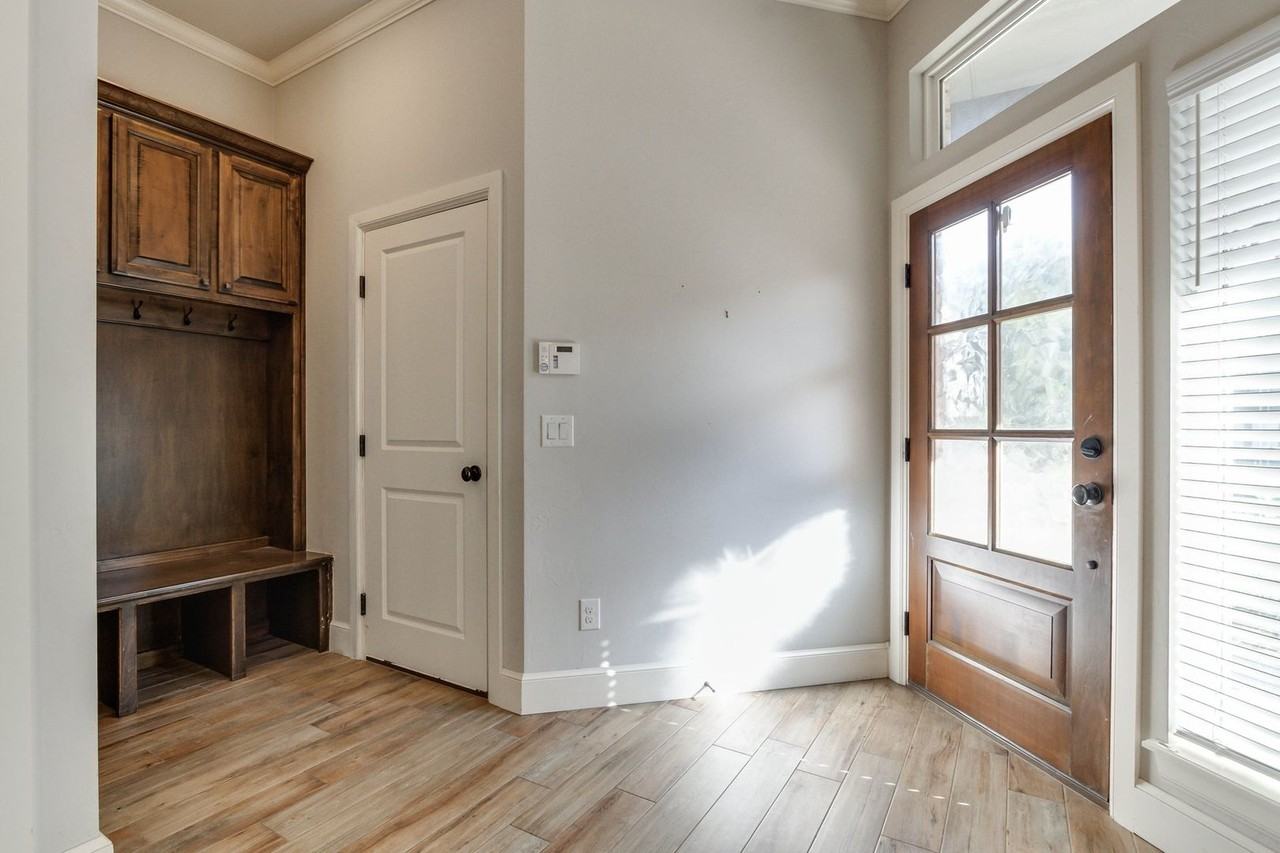 2312 Nw 179th Ter - Photo 4 of 32