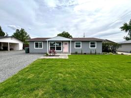 featured image of 1007 S 50th Ave