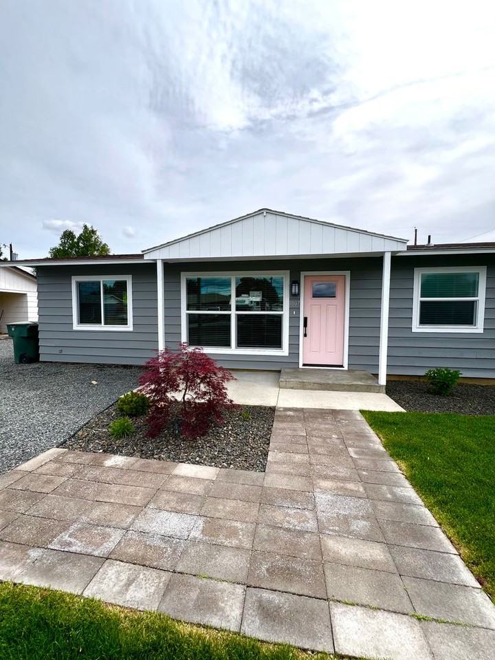 1007 S 50th Ave - Photo 2 of 21
