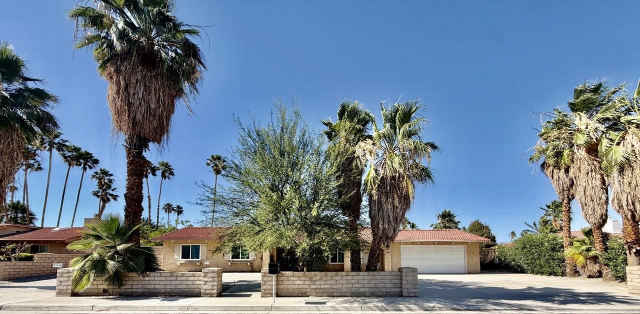 2450 Tamarisk Rd - Photo 2 of 37