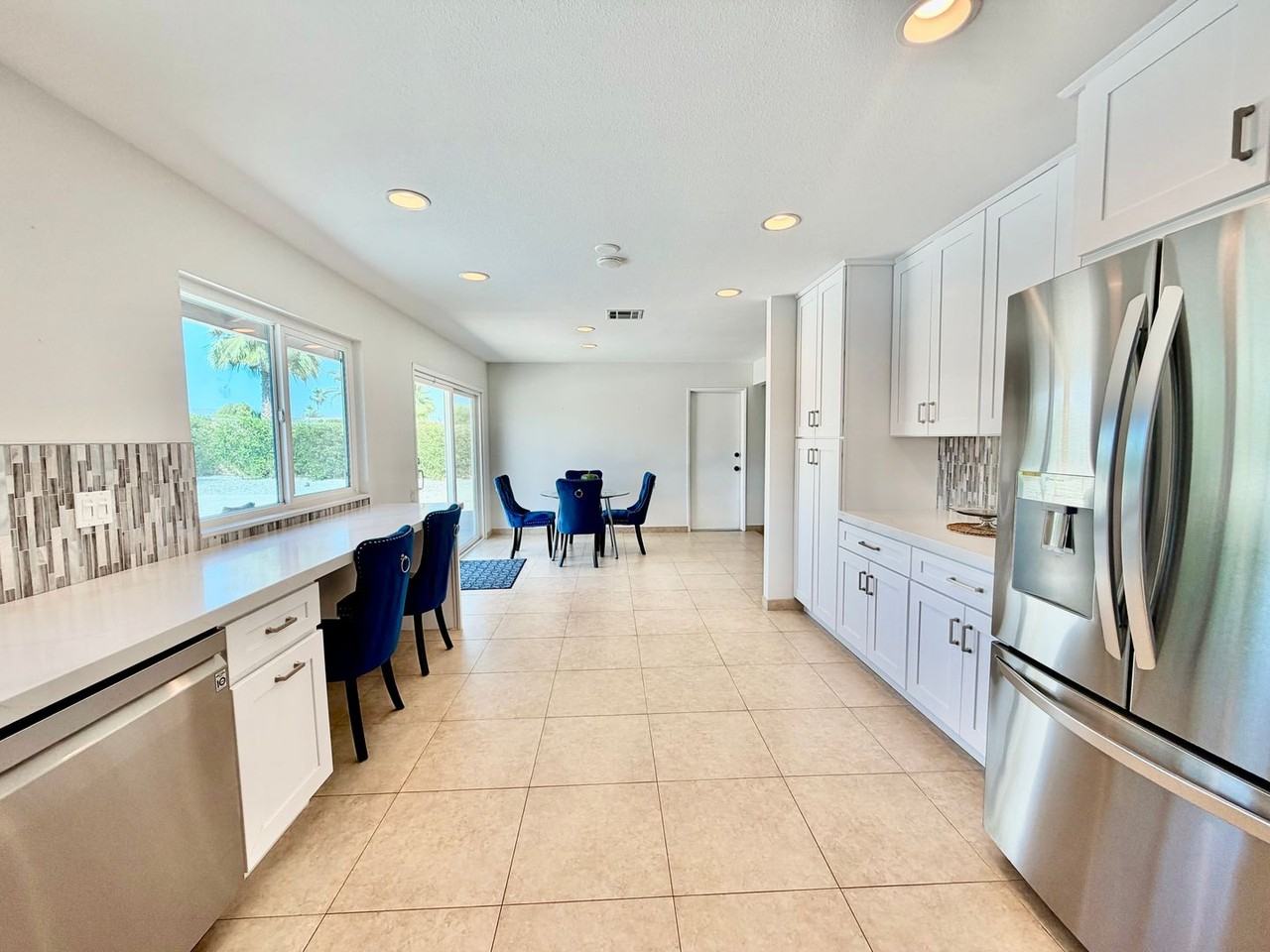 2450 Tamarisk Rd - Photo 7 of 37