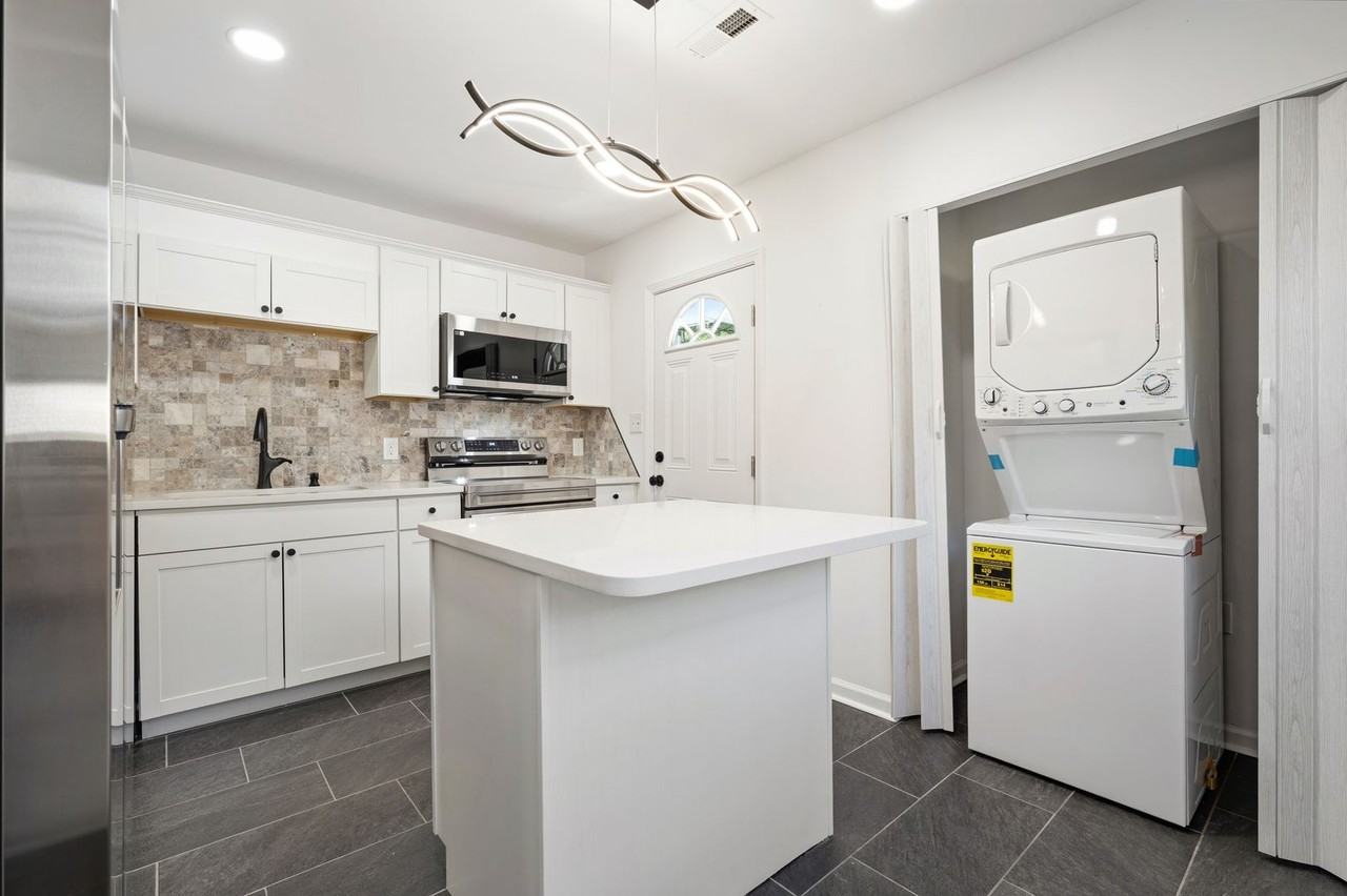 809 Leon St - Photo 6 of 16