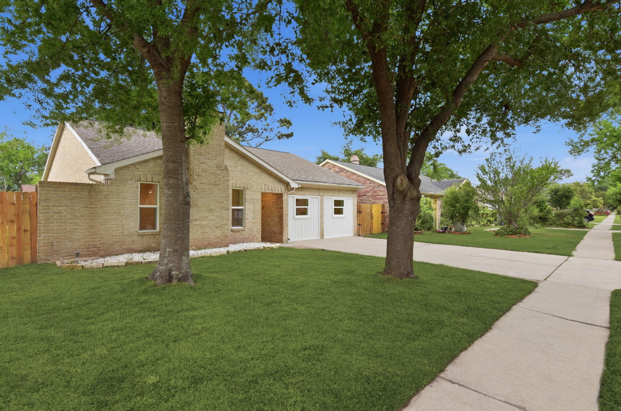 6718 Deer Ridge Ln - Photo 2 of 23