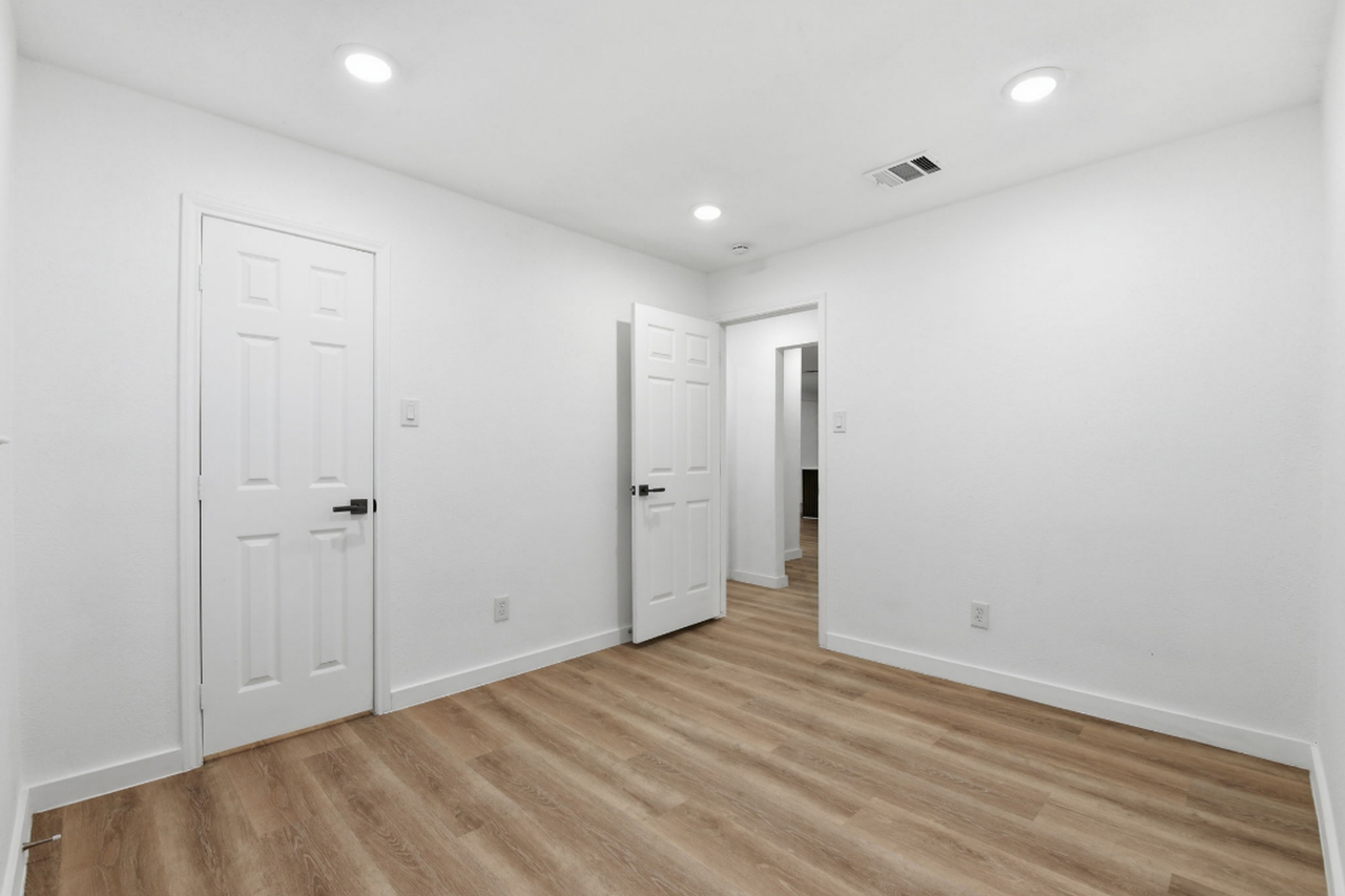 6718 Deer Ridge Ln - Photo 7 of 23