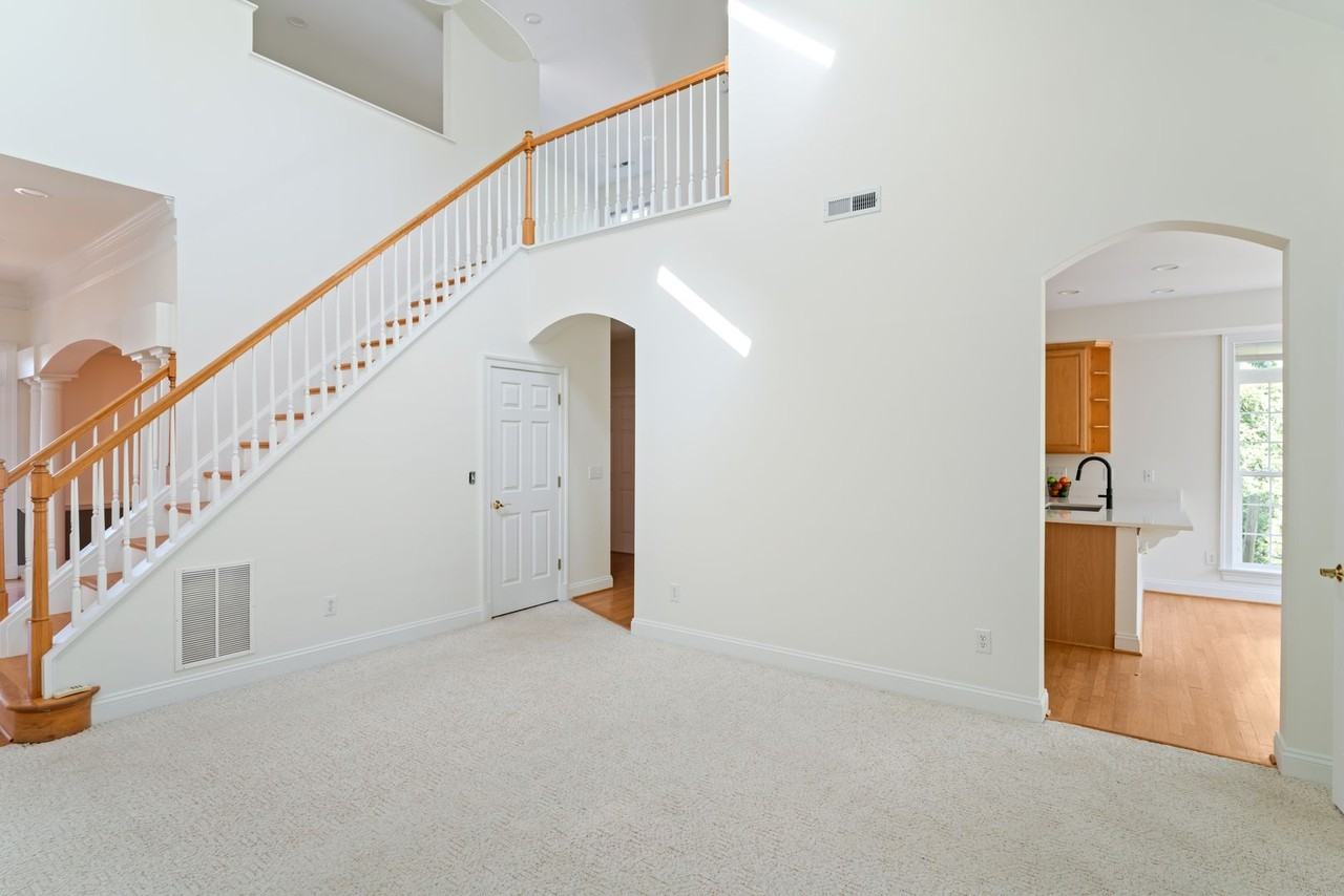 4990 Lake Tree Ln - Photo 2 of 47