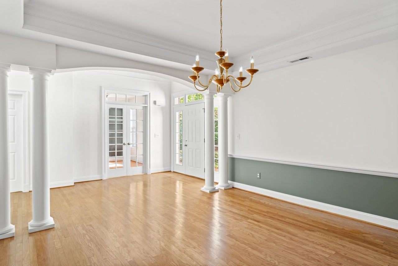 4990 Lake Tree Ln - Photo 6 of 47