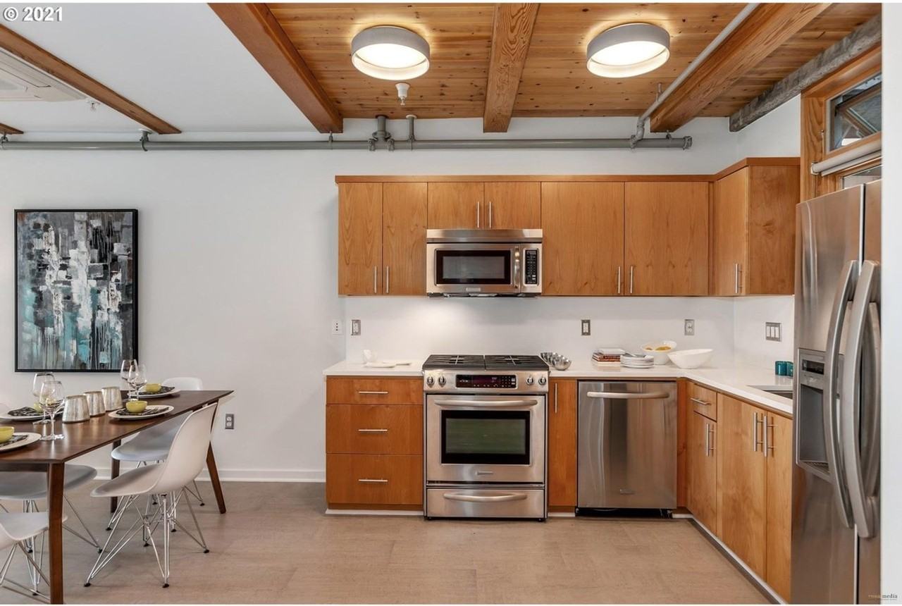 4216 N Mississippi Ave #208 - Photo 4 of 29