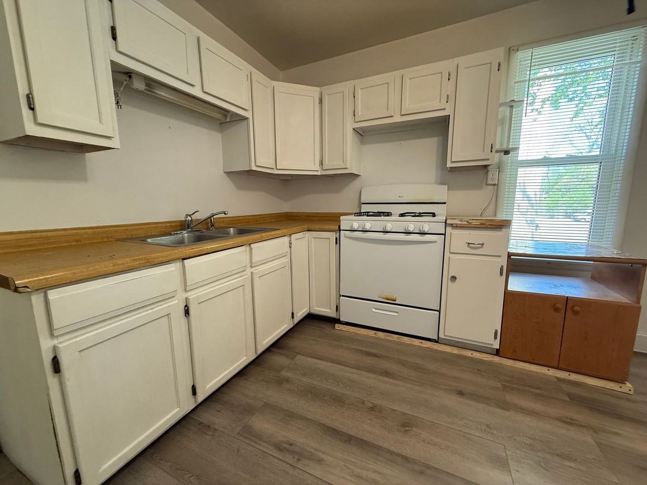 1718 2nd Ave - Photo 5 of 19