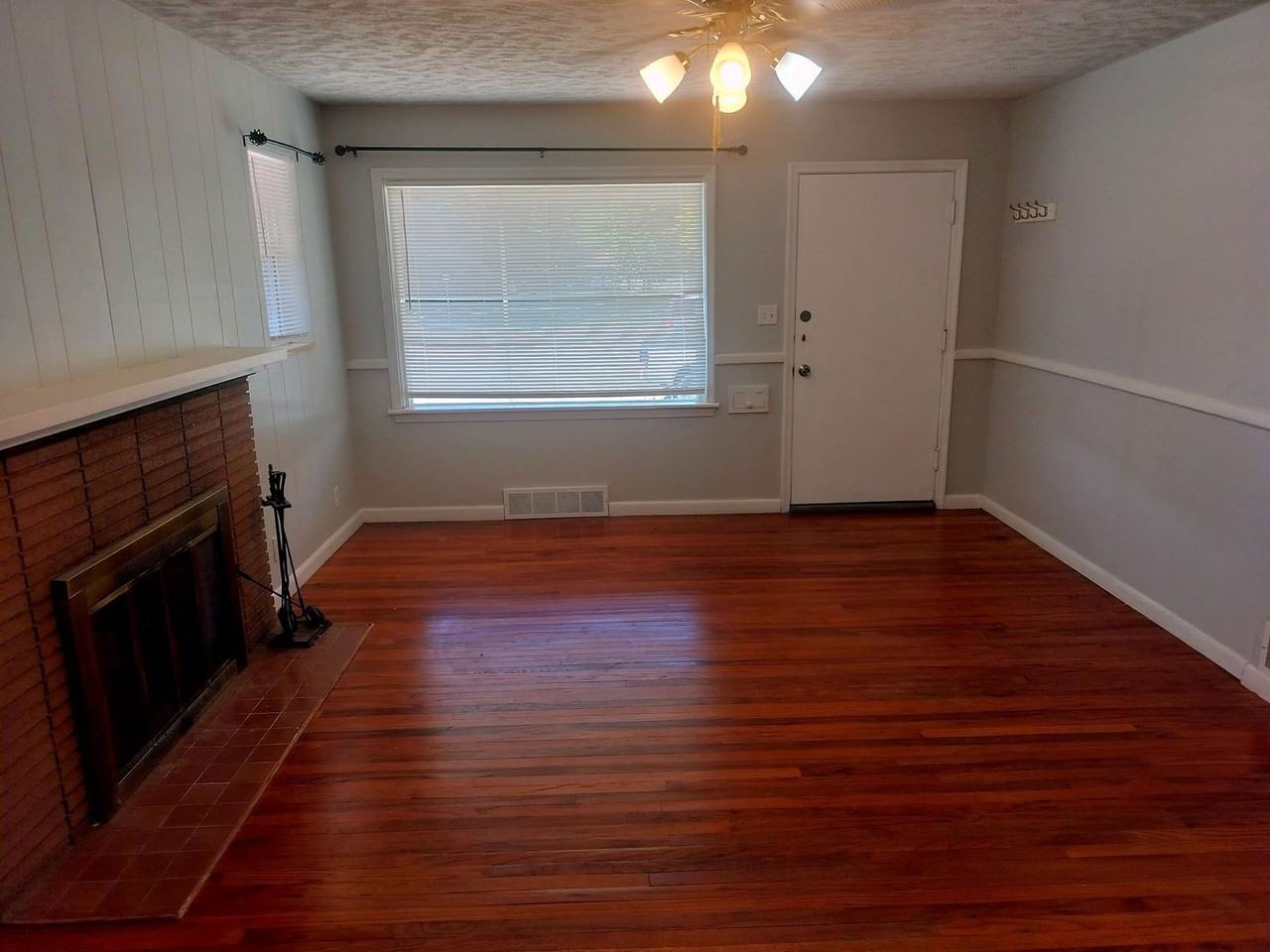 873 12th St - Photo 4 of 16