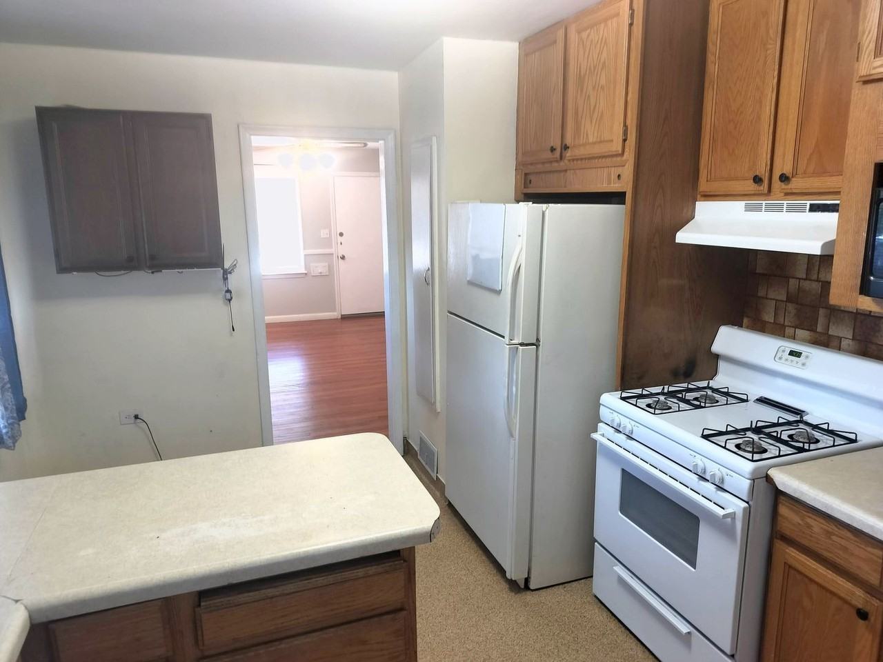 873 12th St - Photo 6 of 16