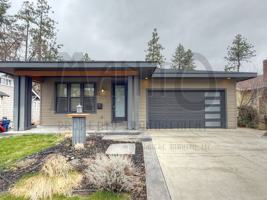 featured image of 947 E 32nd Ave
