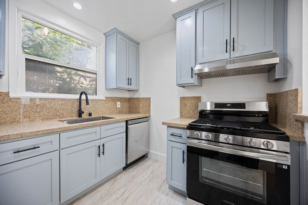 616 Sunset Ave - Photo 2 of 28