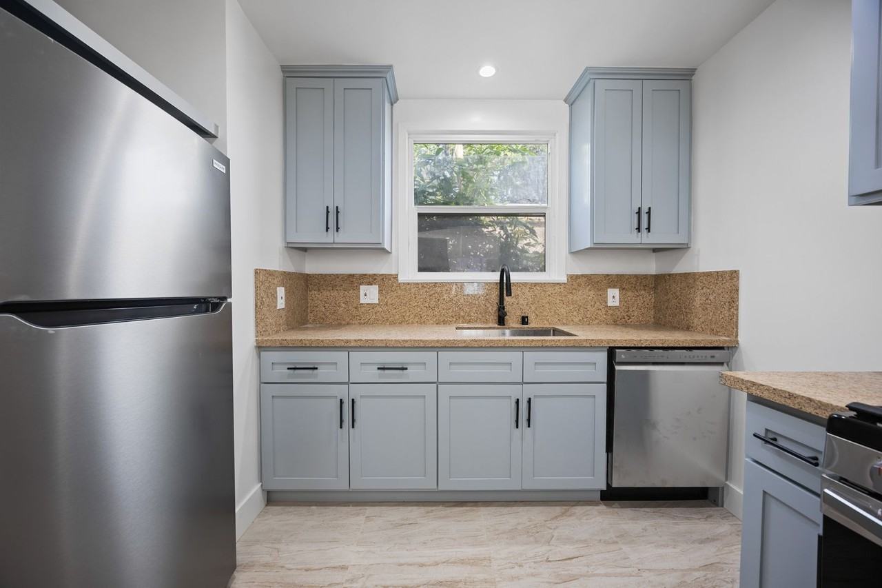616 Sunset Ave - Photo 4 of 28