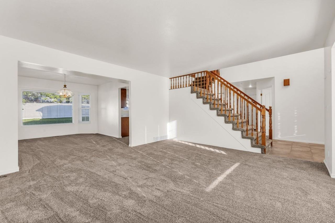 10033 S Morgan Grove Way - Photo 4 of 47