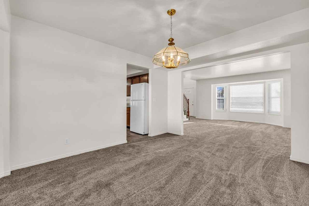 10033 S Morgan Grove Way - Photo 5 of 47