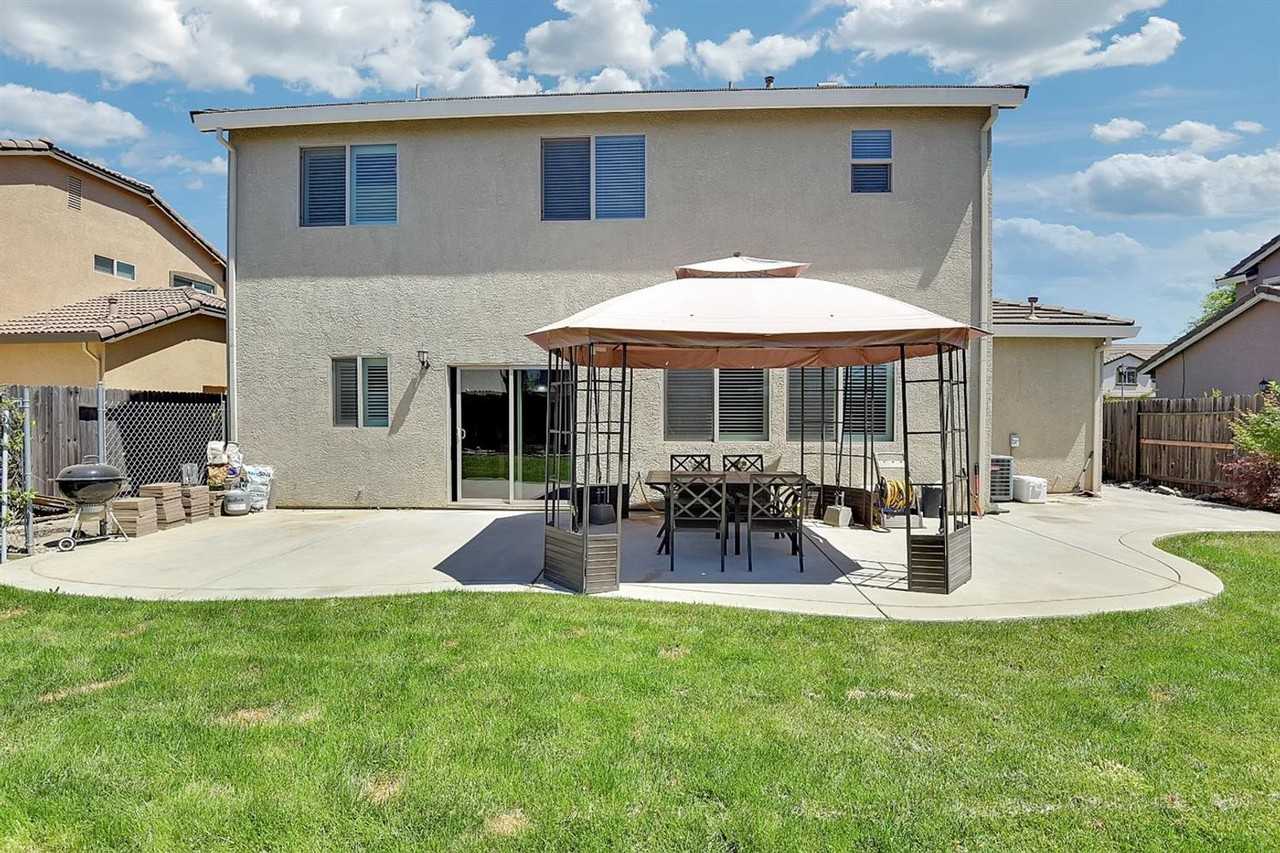 5590 Cobbler Ln - Photo 3 of 8