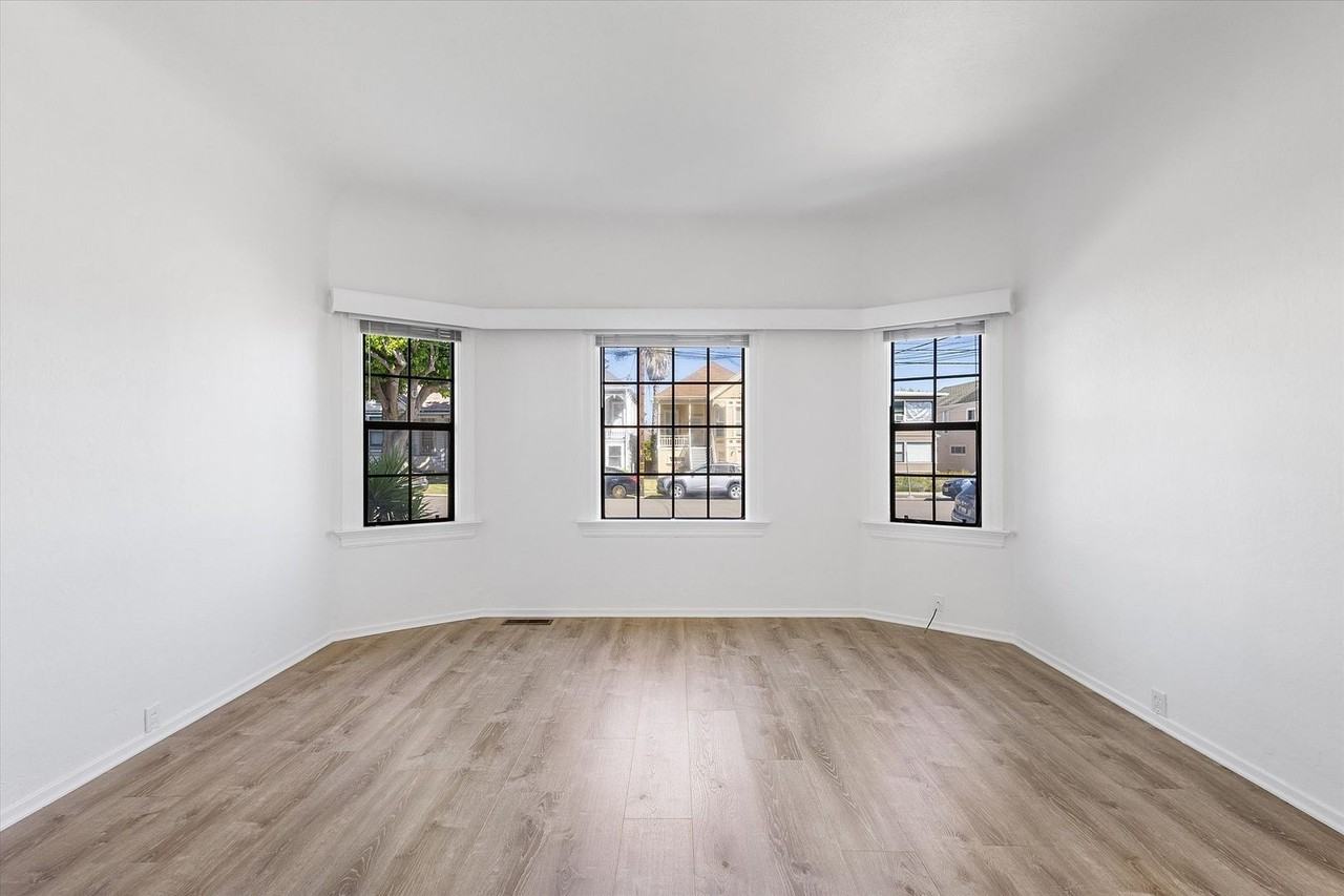 1087 Park Ave - Photo 3 of 25