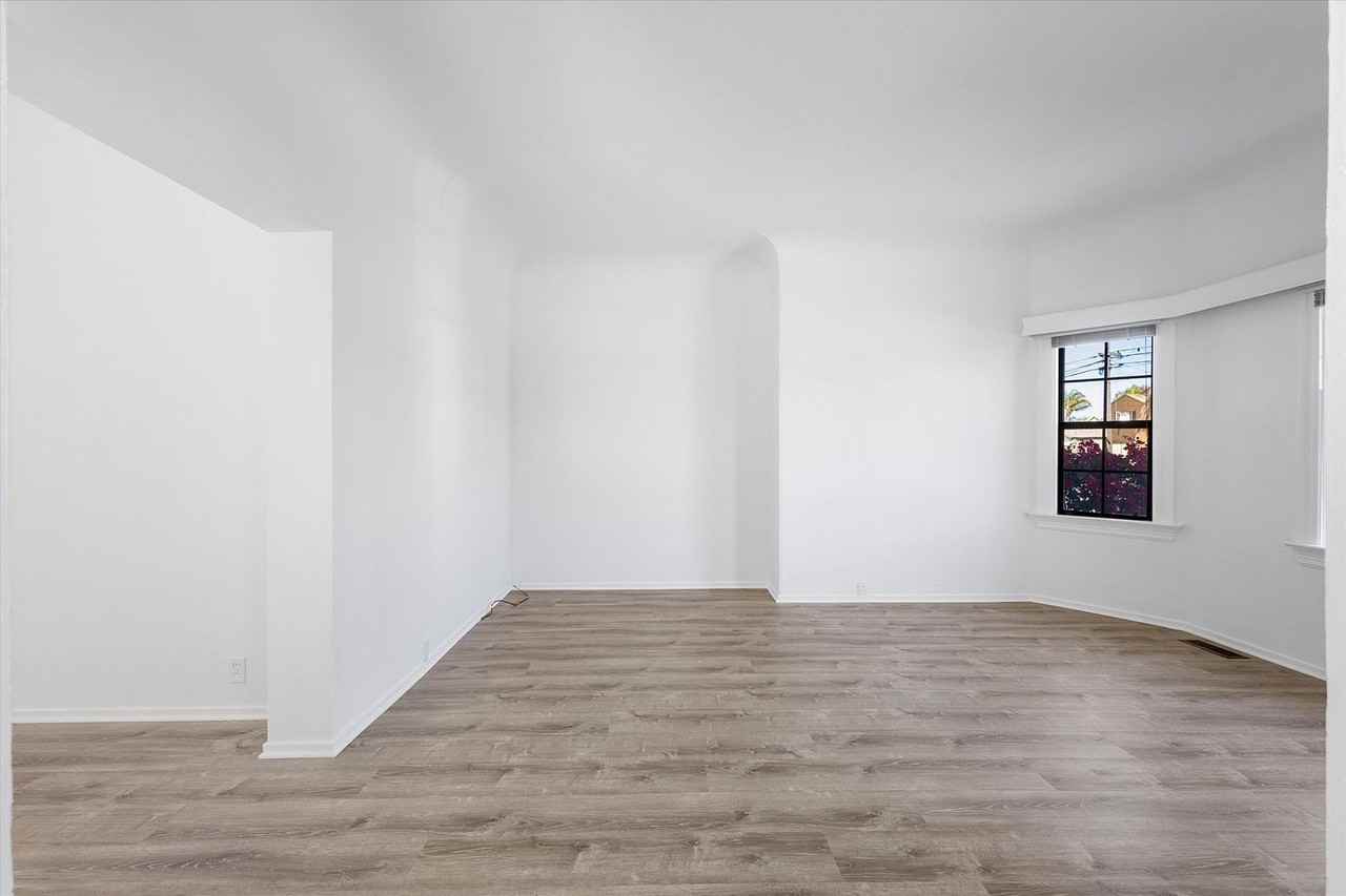 1087 Park Ave - Photo 5 of 25