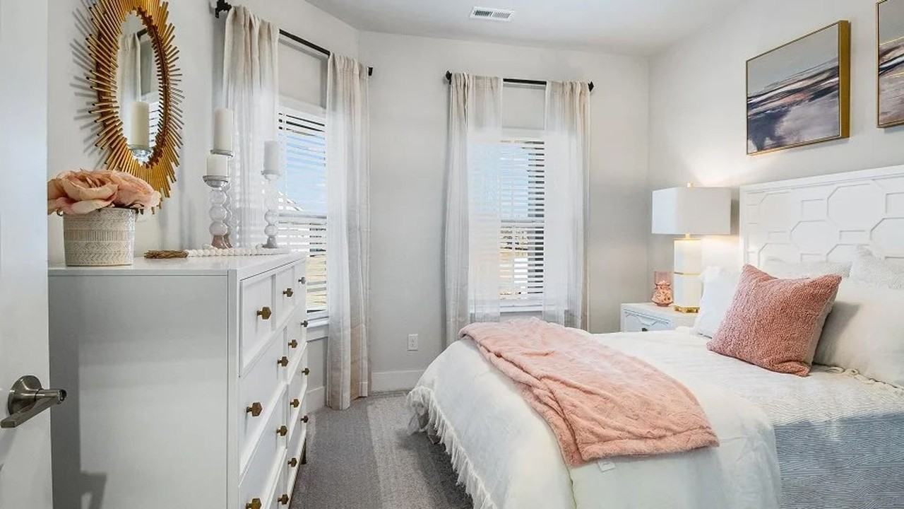 6059 Gardner Maples Dr - Photo 3 of 13