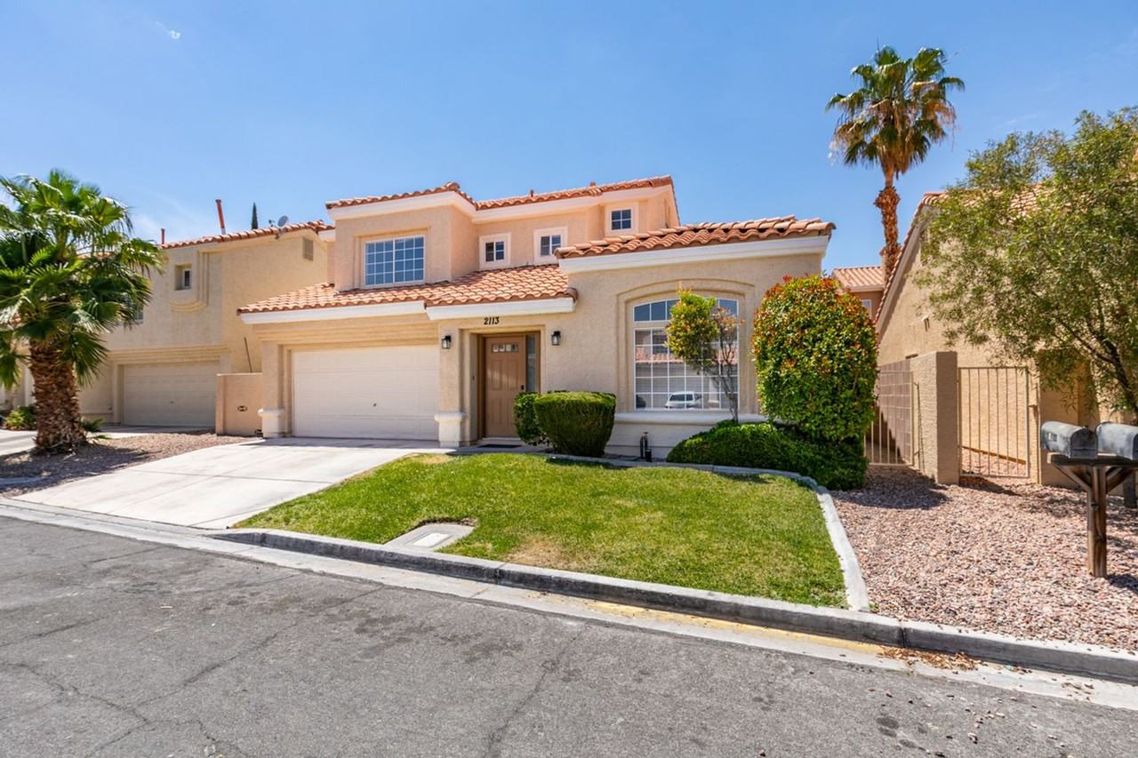 2113 Desert Peak Rd - Photo 3 of 35