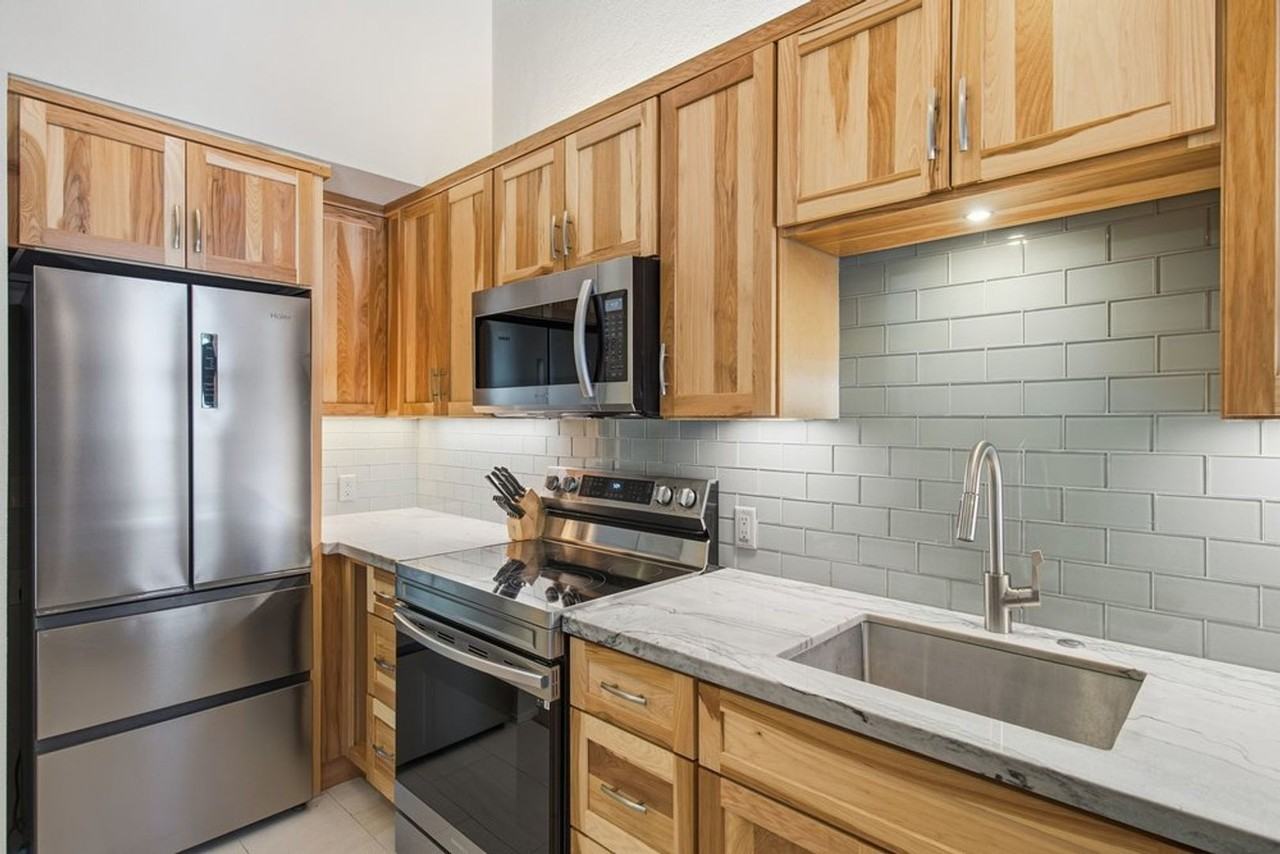 1300 Regency Cir - Photo 4 of 13