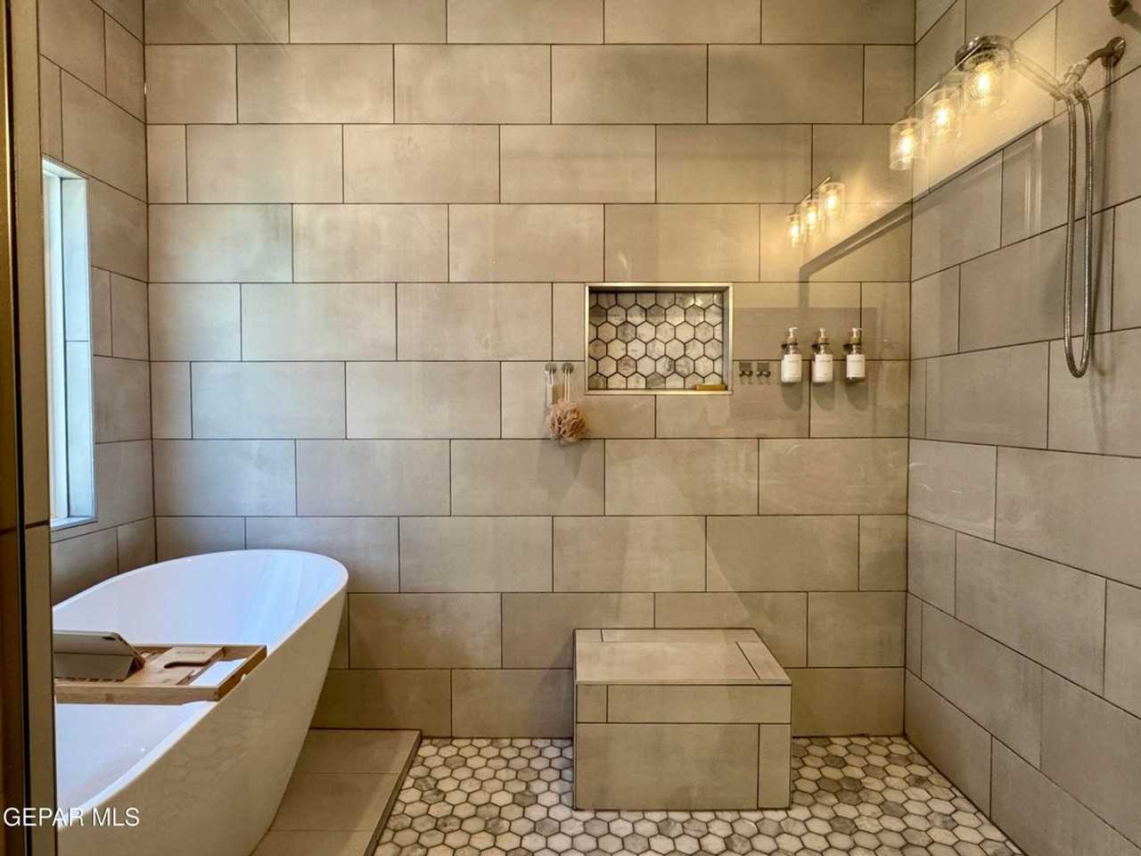 13684 Glen Vista Ln - Photo 3 of 43