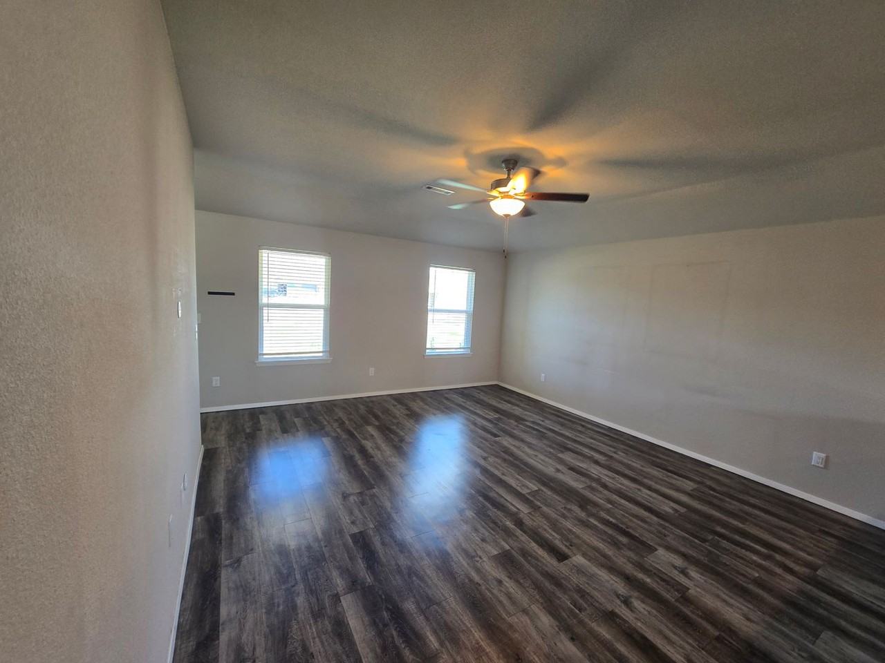 1061 E Bunting St - Photo 4 of 20