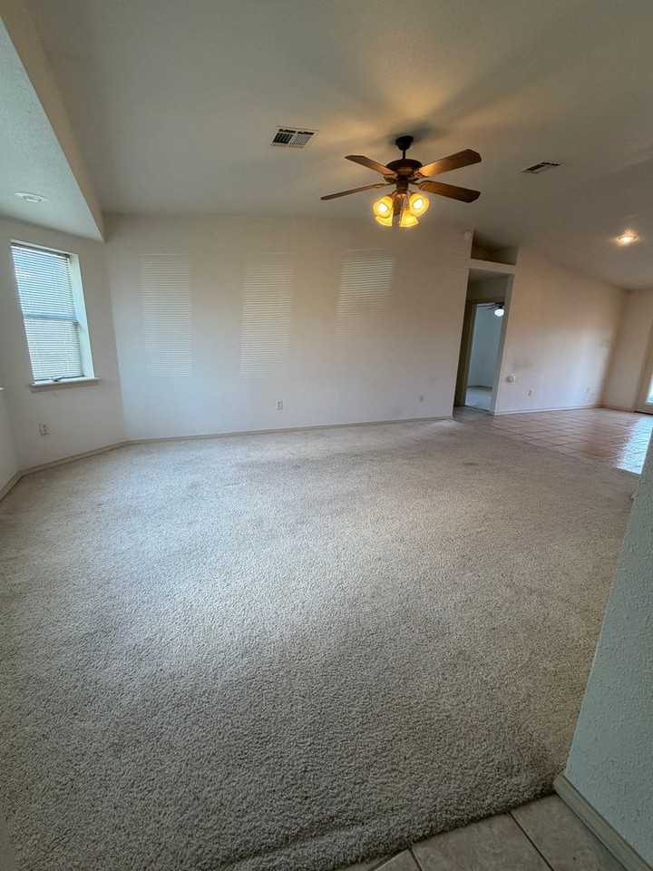 2353 Sierra Vista Ct - Photo 2 of 15