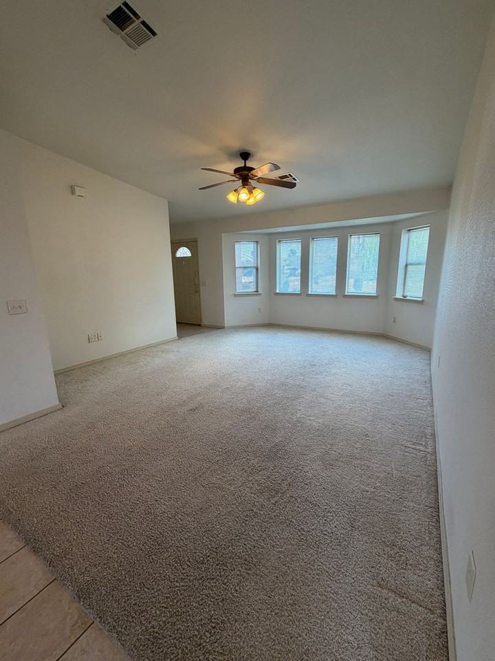 2353 Sierra Vista Ct - Photo 3 of 15