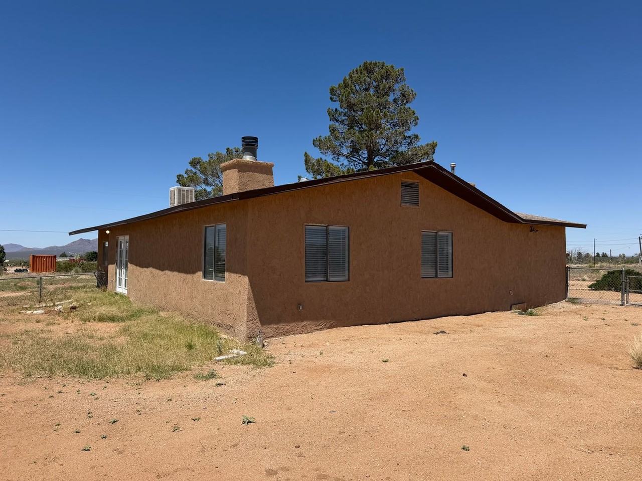 9564 Hondo Rd - Photo 2 of 15