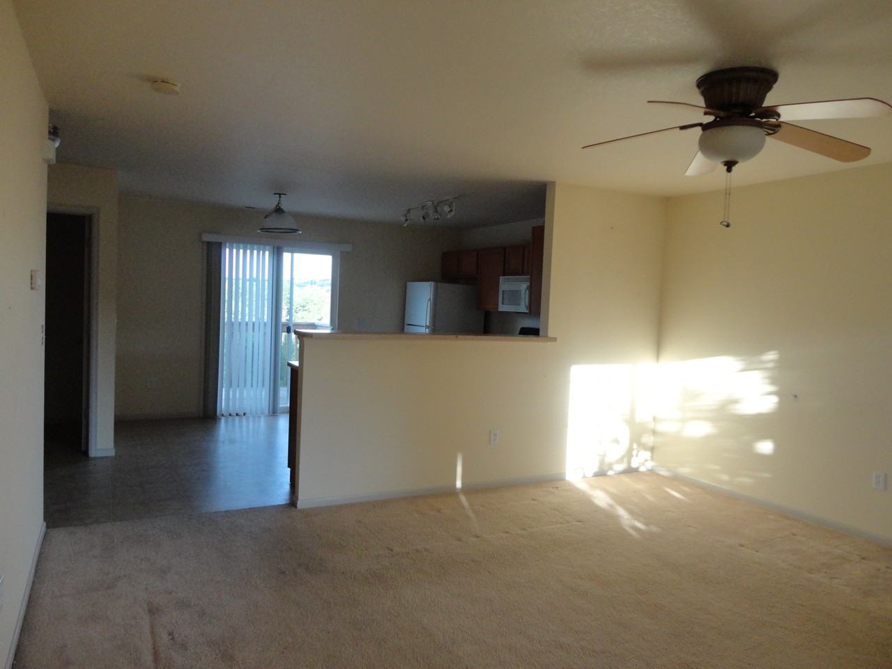 221 Audubon Dr - Photo 2 of 7