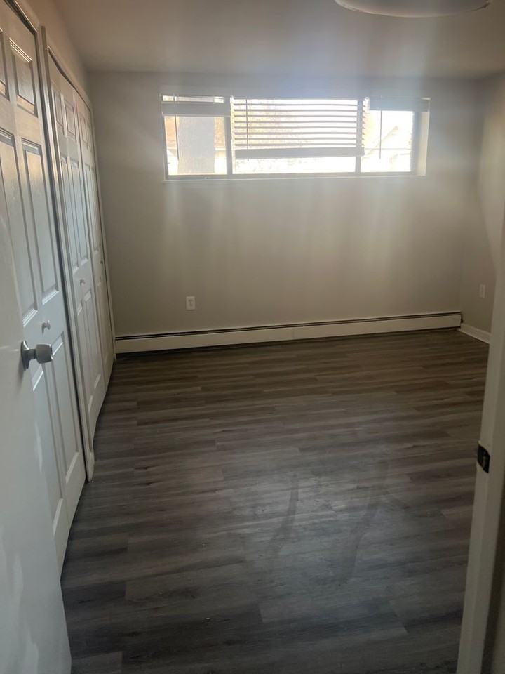 100 PROSPECT AVE - Photo 5 of 17