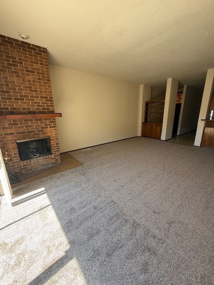 23 Lakeshore Dr Ne - Photo 2 of 15