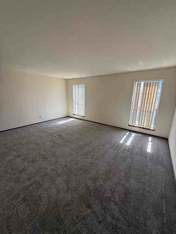 23 Lakeshore Dr Ne - Photo 4 of 15