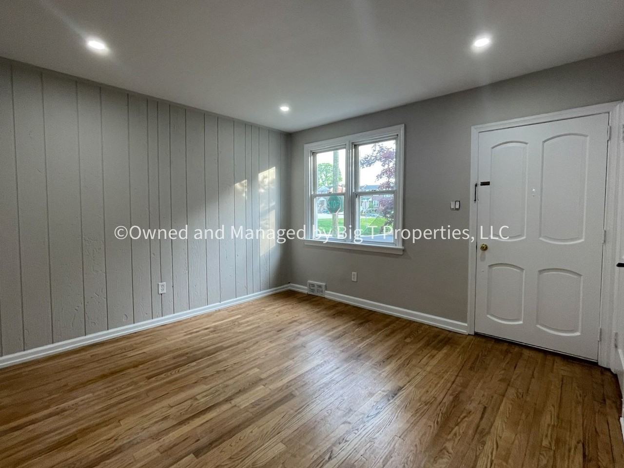 1601 E Latimer Pl - Photo 2 of 9
