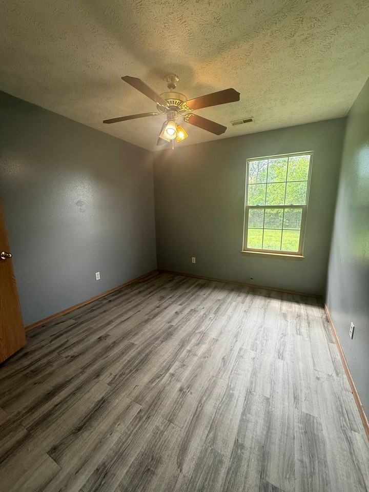 3839 S Timbercreek Ave - Photo 4 of 11