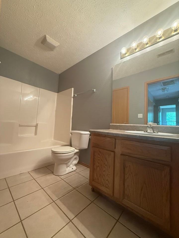 3839 S Timbercreek Ave - Photo 6 of 11