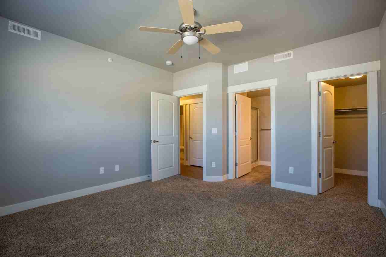 5233 Boardwalk Dr - Photo 4 of 24