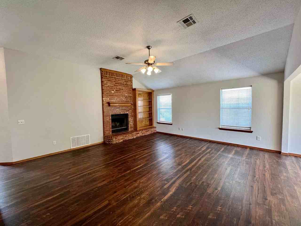 12408 Sw 12th St - Photo 3 of 16