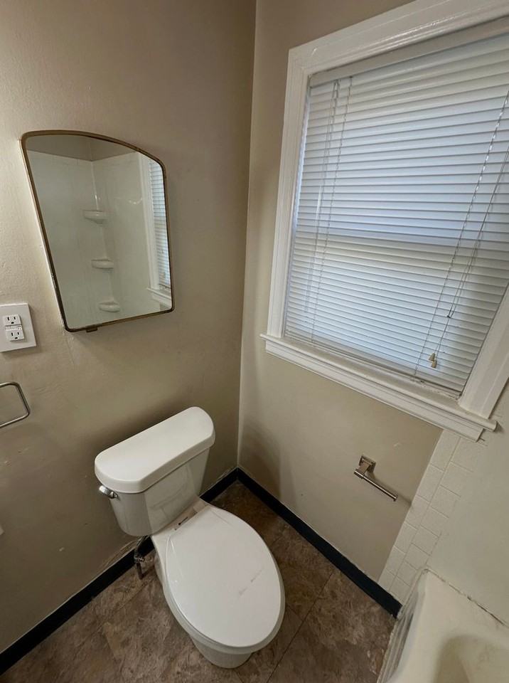 5802 Townsend Pl - Photo 3 of 4
