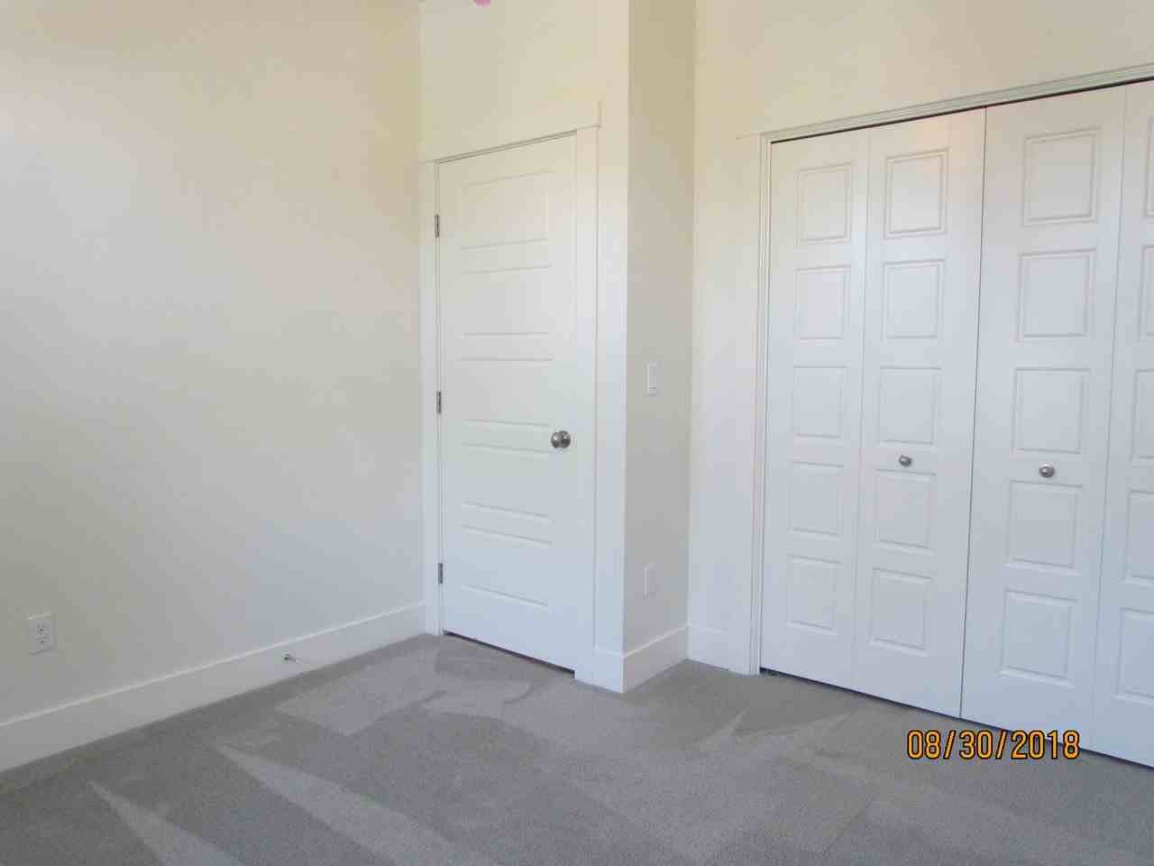 481 W Peck St - Photo 6 of 50