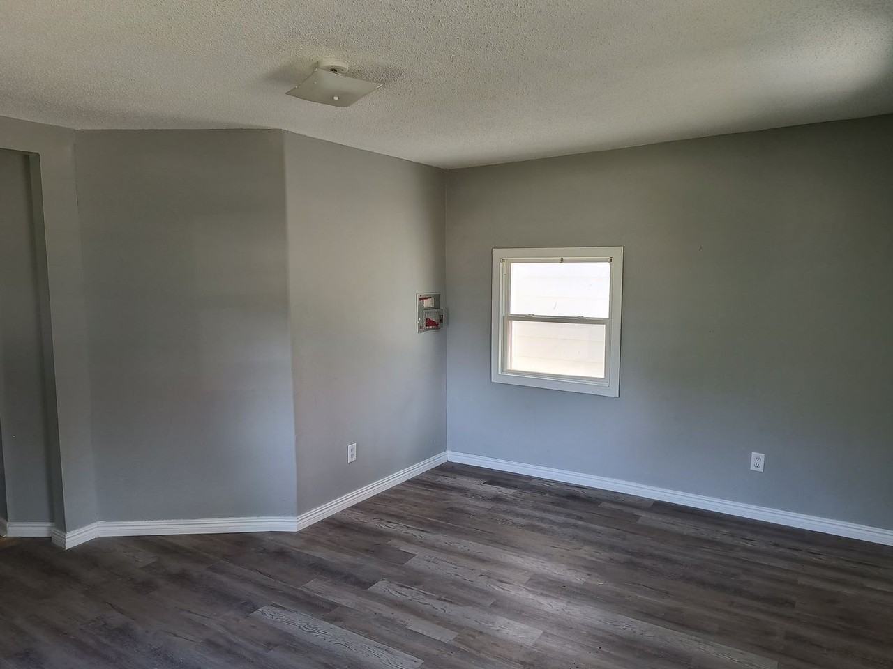510 N G St - Photo 2 of 12