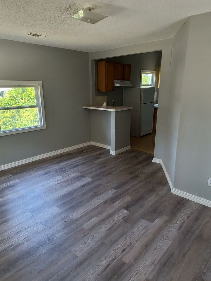 510 N G St - Photo 4 of 12