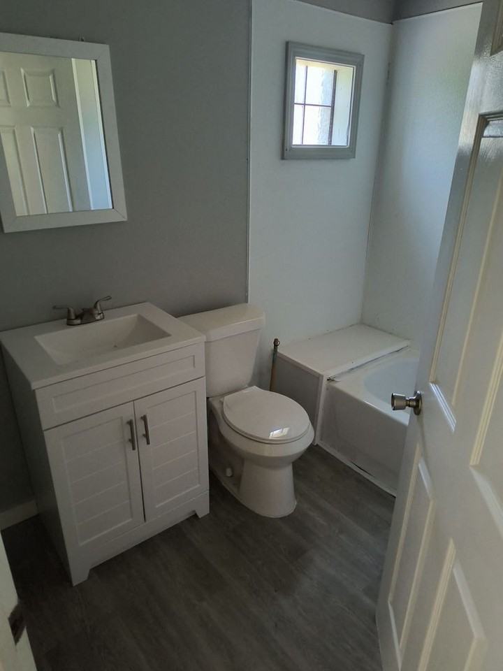 510 N G St - Photo 7 of 12