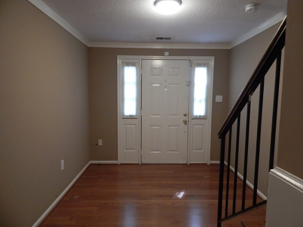 23 S Floyd St - Photo 2 of 17
