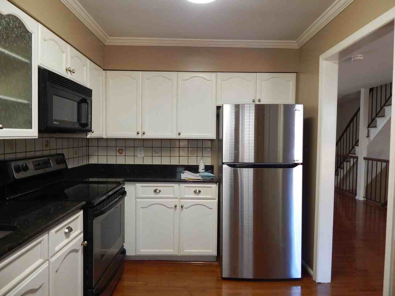 23 S Floyd St - Photo 3 of 17