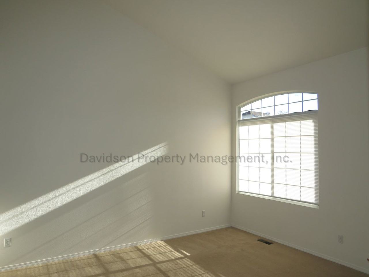 2770 Lumberjack Dr - Photo 3 of 20