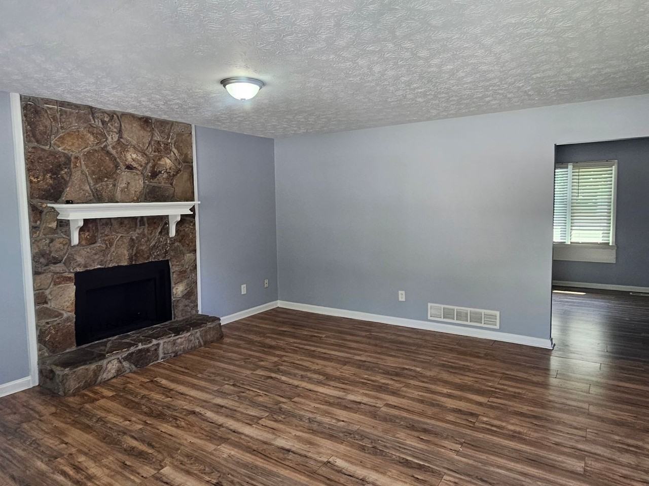 5720 Buck Ct - Photo 2 of 16